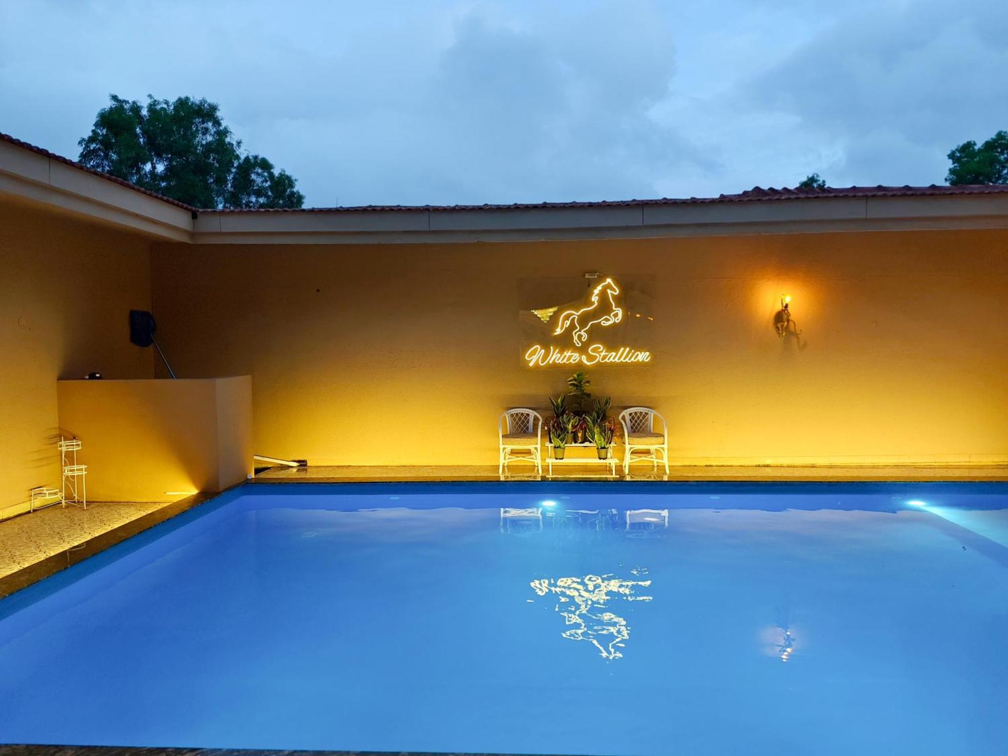 Vila White Stallion Lonavala Exteriér fotografie